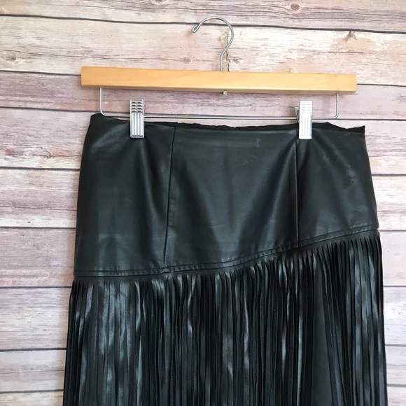 Kensie faux leather vegan black tassel fall skirt - Picture 4 of 7